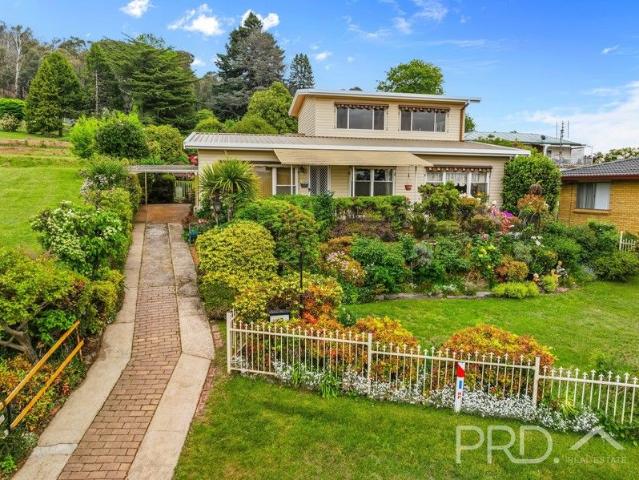 Versatile Family Home!