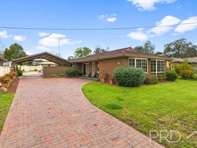 Versatile Family Home!