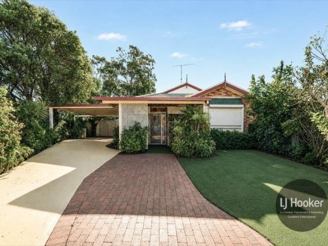 Versatile Family Home with Separate Teenage Retreat!