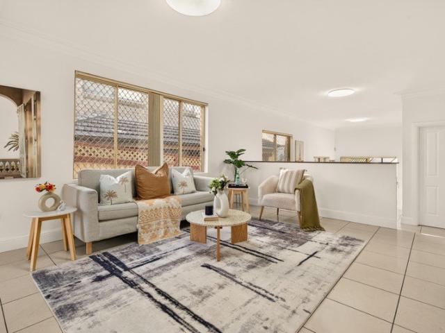 SOLID DOUBLE BRICK, TORRENS TITLED HOME NO STRATA