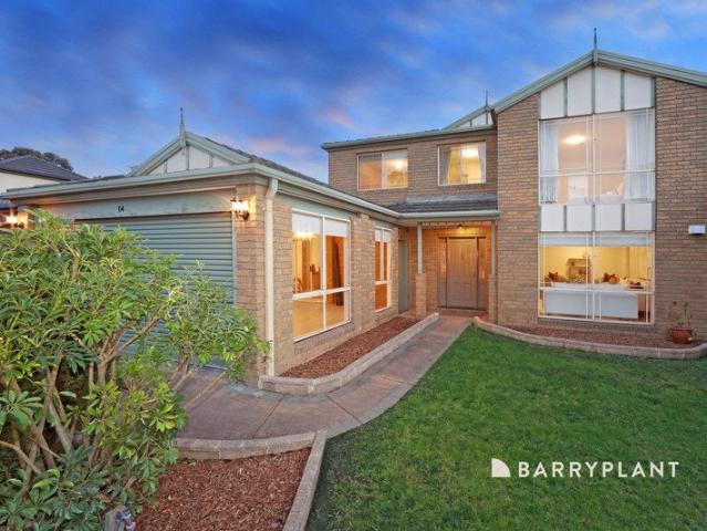 VERSATILE FAMILY LIVING WITH MULTI GENERATIONAL FLEXIBILITY