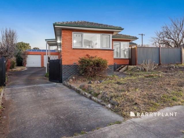 Versatile Family Living with Outstanding Side Access