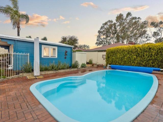 Versatile Family Living with Studio & Pool