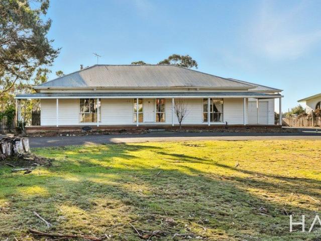 Versatile Family Living with Space, Privacy & Water Views