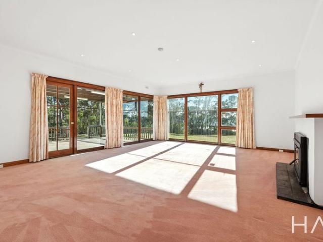 Versatile Family Living with Space, Privacy & Water Views