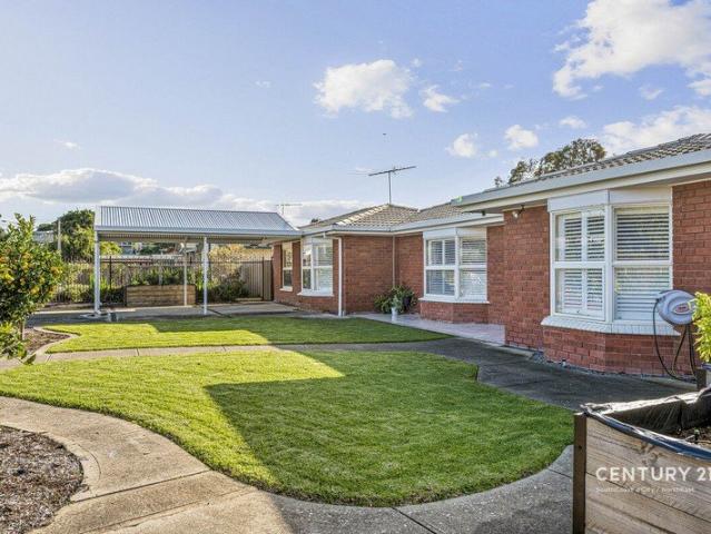Versatile Family Living in a Prime Old Noarlunga Location