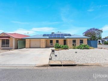 Versatile Family Living on a Prime Corner Allotment