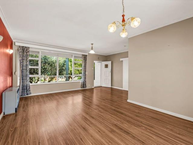 Versatile House & Detached Studio