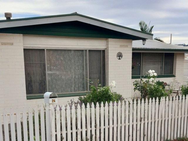 Versatile Home & Holiday Gem Near the River