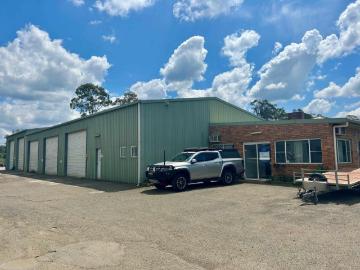 Weston, Cessnock - Equipped kitchen, Concierge