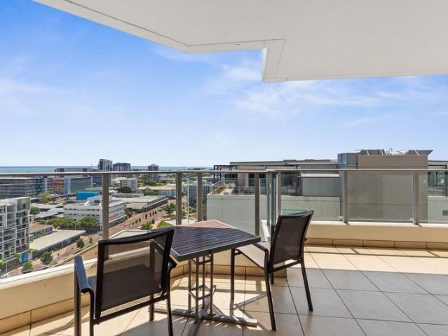 Versatile Inner City Apartment with a View