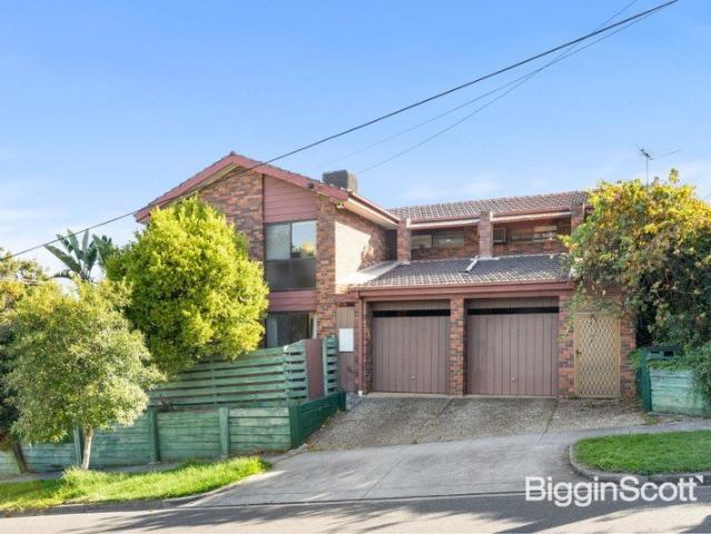 Versatile Living & Future Opportunity in Prime Doncaster