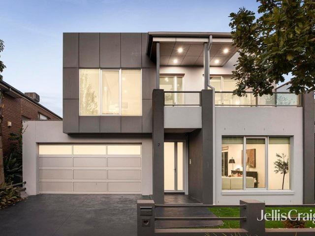 Versatile living in a prime riverside enclave