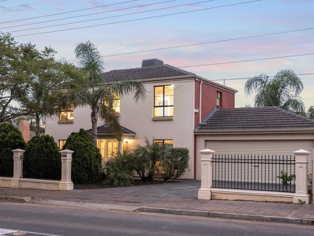 Versatile Living in a Prized Eastern Suburbs Setting