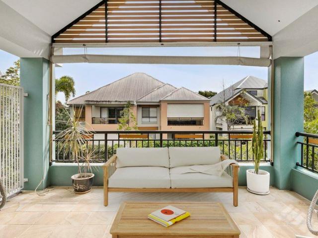 Versatile Living in the Vistas