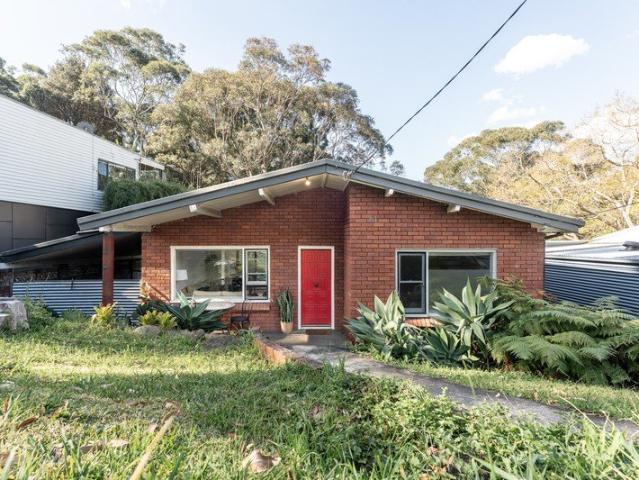 Versatile Living with Escarpment Views