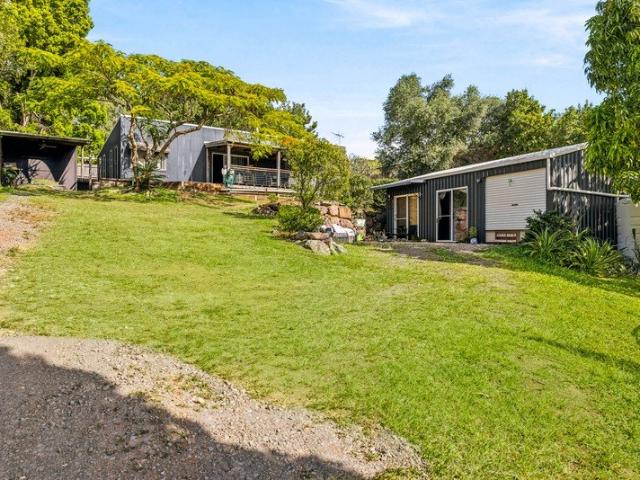 Versatile Living with Separate Studio & Income Potential