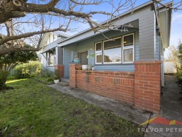 Versatile Living with Timeless Bungalow Appeal