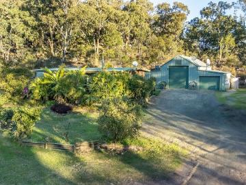 Versatile Lifestyle Acreage