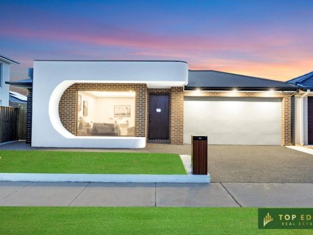 Versatile Luxury: 4 Ensuites and Double Kitchen Perfection