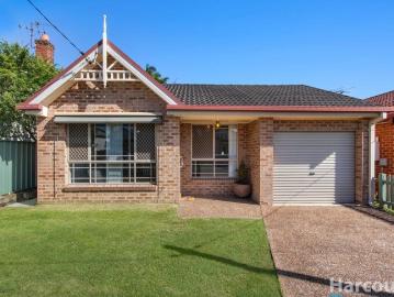 Versatile Free Standing Torrens Title Home, Move In Ready with Rear Lane Access in Thriving Mayfield