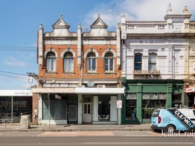 Versatile shopfront beauty by city edge attractions