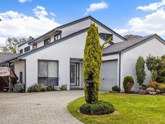Versatile & Stylish 5 Bedroom Retreat with Scenic Views & Secure Parking