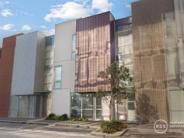 Versatile Riverside Living with No Body Corporate Fees!