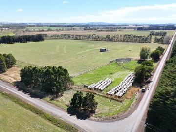 VERSATILE WELL BALANCED COBRICO COBDEN ACREAGE