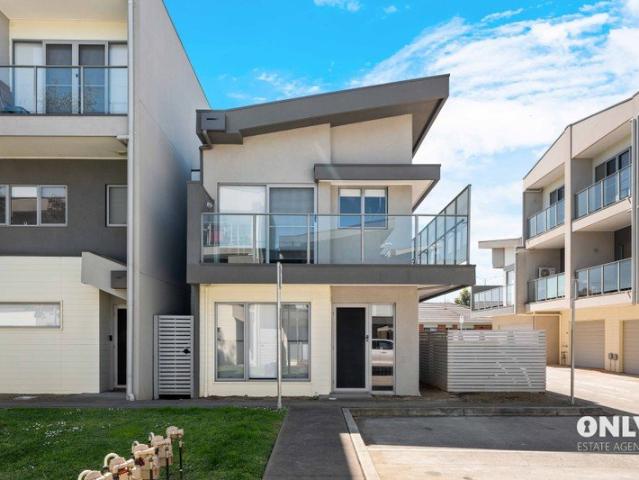 Versatile Townhouse Living in a Prime Officer Location