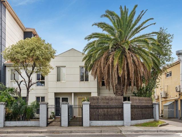 Versatile Townhouse With Lifestyle Appeal