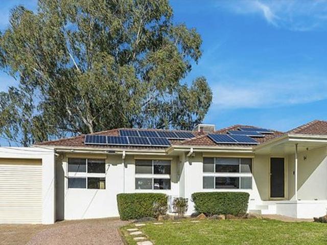 Versatile Valley View Gem 3 Bedrooms + Studio Retreat