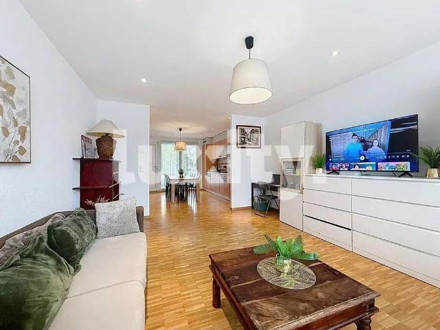 VERSOIX – SUPERB 4 ROOM FURNISHED APARTMENT OF 80 M², BRIGHT AND QUIET, 5 MINUTES FROM THE TRAIN STATION!