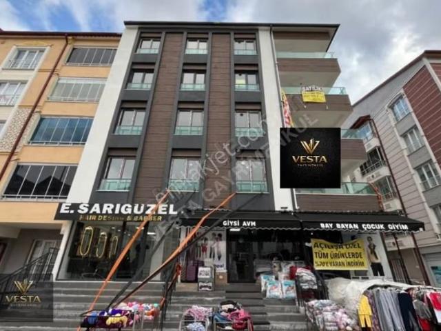 Vesta Gayrimenkul'den Cadde Üzeri 3+1 Satılık Daire