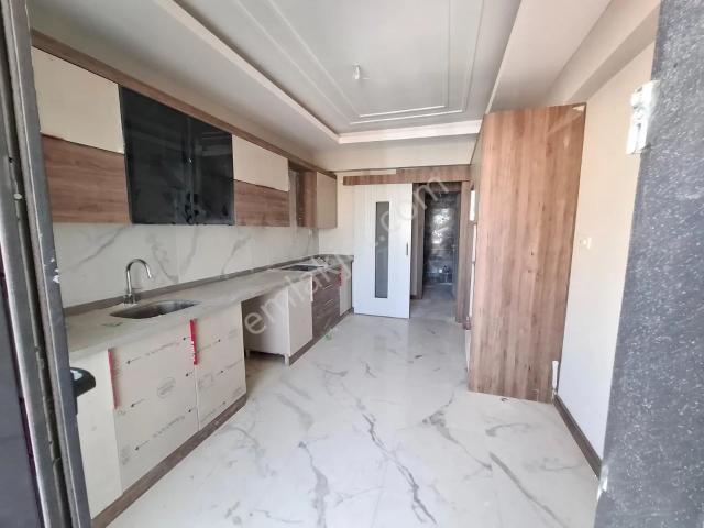 Vesta'dan Karacaahmet 2'de Ara Kat Aydınlatma,kombi Takılı Daire
