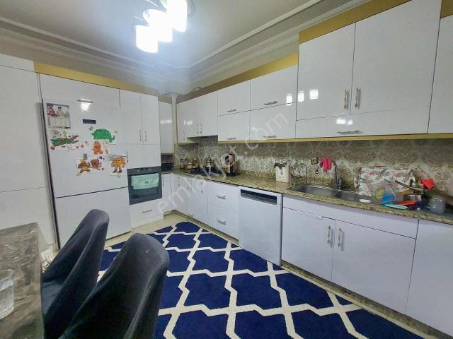 Vesta'dan Özel Konumda Park Manzaralı Ara Kat Bakımlı 4+1 daire