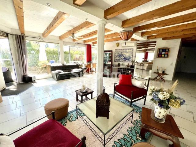 Vestric et Candiac: Belle villa d'architecte