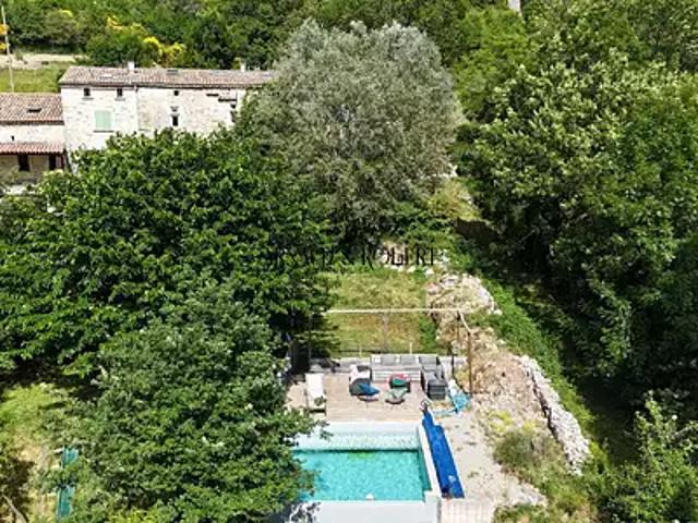 Vesc 26220 Achat / Vente maison 10 pièces t10 piscine parking