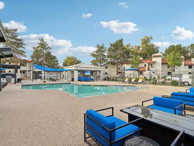 Vetra Chandler 2 Bedroom Apartment for Rent at 4909 W Joshua Blvd, Chandler, AZ 85226