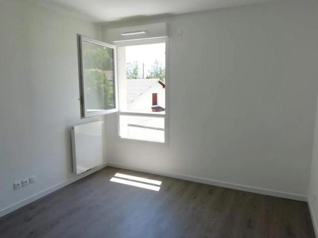 Vétraz Monthoux – T3 récent avec balcon et double garage
