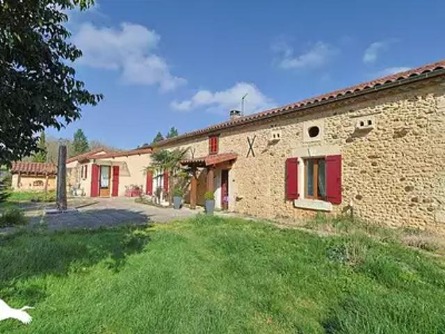 Veyrines de Vergt 24380 Achat / Vente maison 7 pièces t7 parking