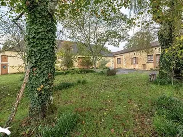 Veyrines de Vergt 24380 Achat / Vente maison 5 pièces t5 parking