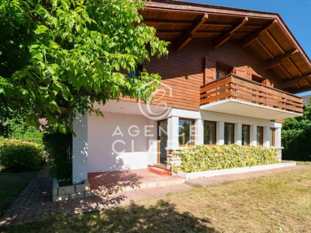 Veyrier du Lac, maison traditionnelle avec accès privatif au lac