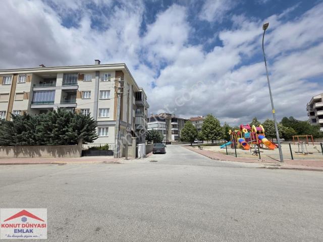 Veysel Karani Cad.üzeri Park Cephe Yeni Bina Panjurlu Asansörlü