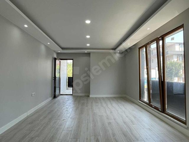 VEYSEL KARANİ CADDESİ ÜZERİNDE GENİŞ KULLANIŞLI 3+1 SATILIK