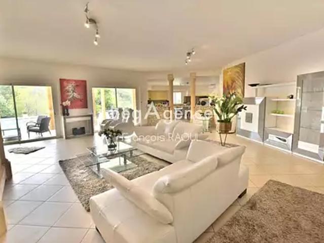 Vézac 24220 Achat / Vente maison 7 pièces t7 terrasse cave