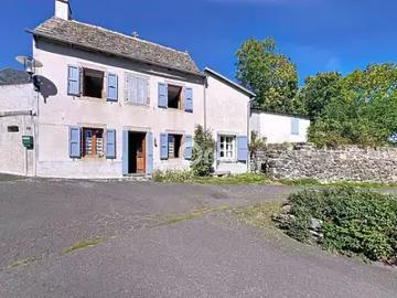 Vèze 15160 Achat / Vente maison 4 pièces t4 jardin terrasse