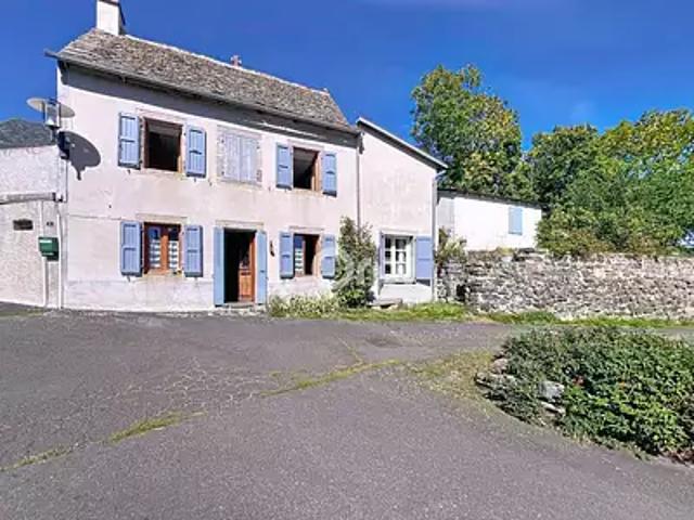 Vèze 15160 Achat / Vente maison 4 pièces t4 jardin terrasse