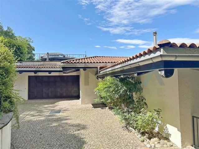 VEZIA Villa mit 7 Zimmern mit Innenpool