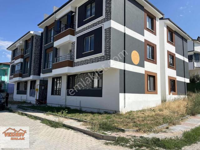 Vezirev Emlak 'tan Taşkale Mah. 2+1 Yüksek Giriş Daire